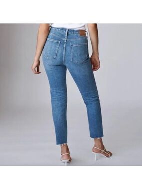 Aritzia Denim Forum The Yoko High Rise Slim Jeans Raw Hem Size 24
